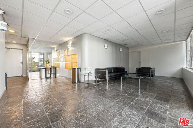 1200 S Corning Street P303, Los Angeles, CA 90035