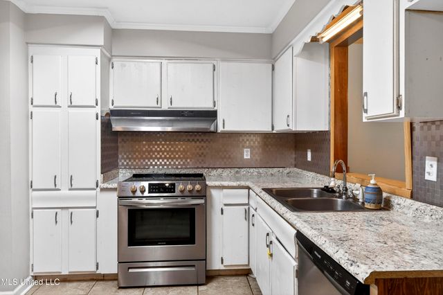 6505 Lancaster Boulevard, Ocean Springs, MS 39564