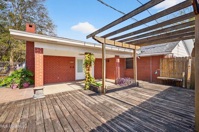 6505 Lancaster Boulevard, Ocean Springs, MS 39564