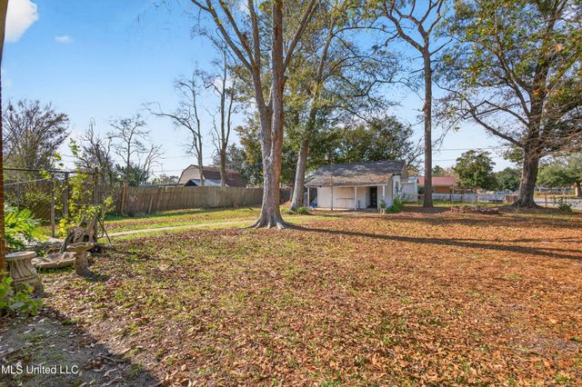 6505 Lancaster Boulevard, Ocean Springs, MS 39564