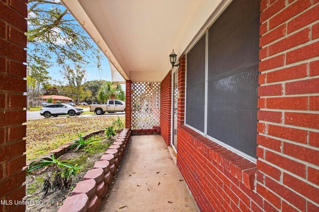 6505 Lancaster Boulevard, Ocean Springs, MS 39564