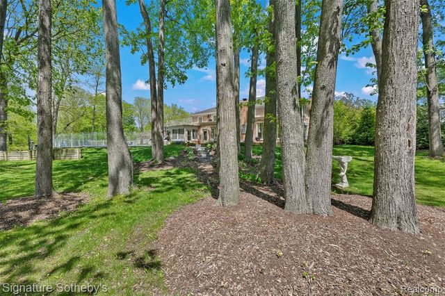 38383 Saddle Lane, Clinton Township, MI 48036