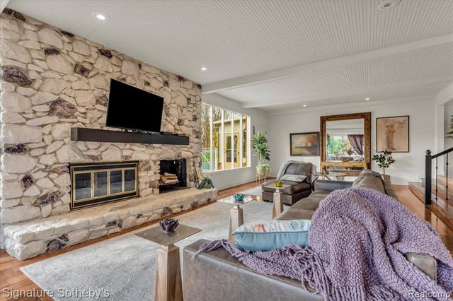 38383 Saddle Lane, Clinton Township, MI 48036