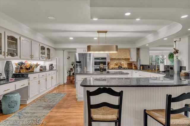 38383 Saddle Lane, Clinton Township, MI 48036