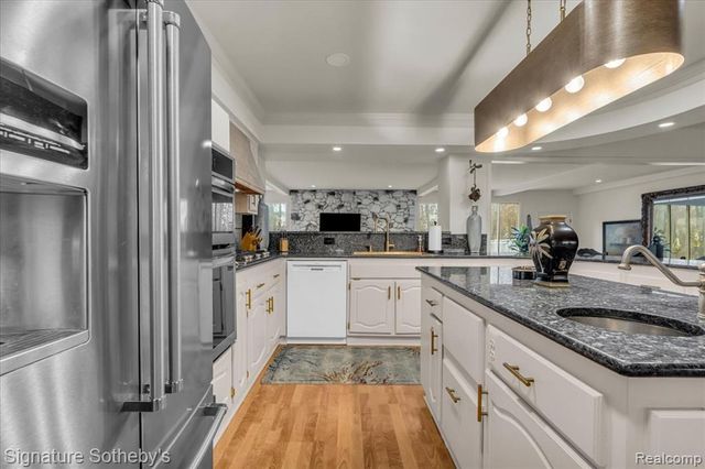 38383 Saddle Lane, Clinton Township, MI 48036