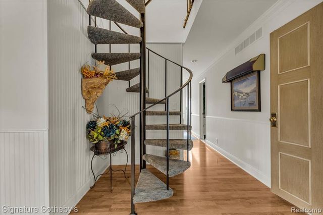 38383 Saddle Lane, Clinton Township, MI 48036