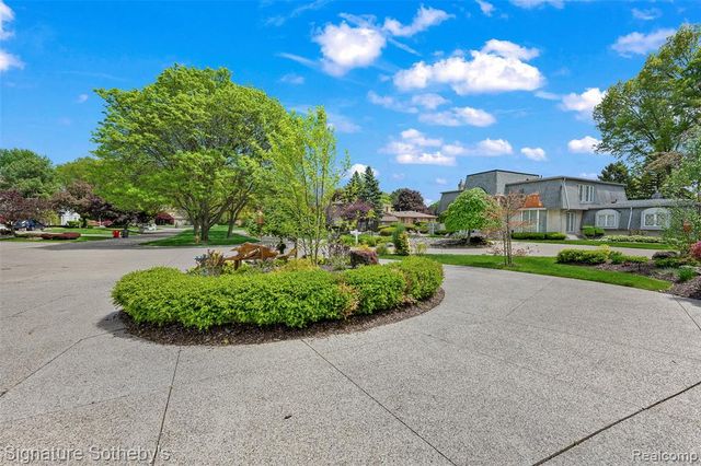 38383 Saddle Lane, Clinton Township, MI 48036