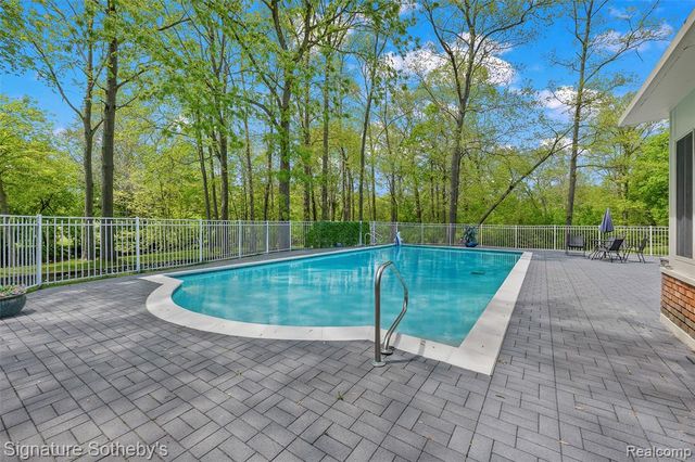 38383 Saddle Lane, Clinton Township, MI 48036