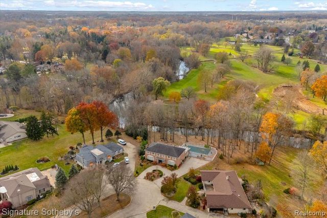 38383 Saddle Lane, Clinton Township, MI 48036