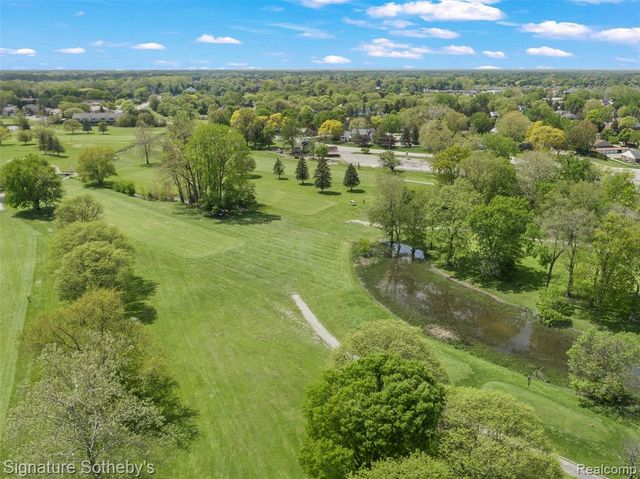 38383 Saddle Lane, Clinton Township, MI 48036
