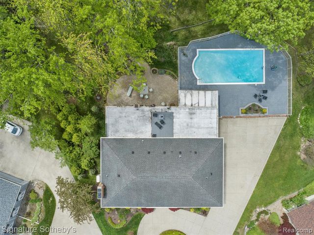 38383 Saddle Lane, Clinton Township, MI 48036