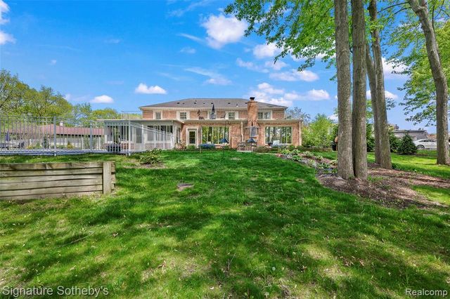 38383 Saddle Lane, Clinton Township, MI 48036