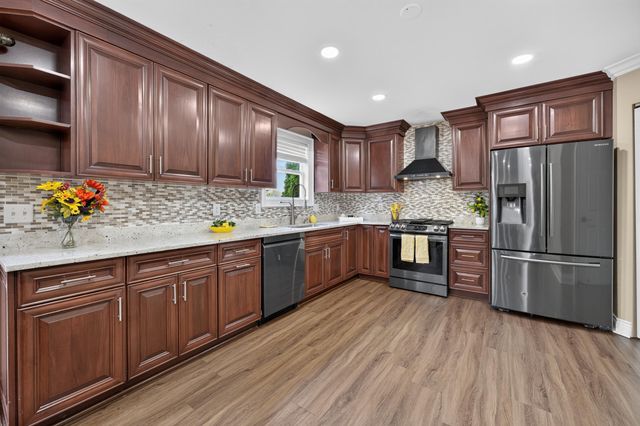 8049 Beechwood Boulevard, Dexter, MI 48130