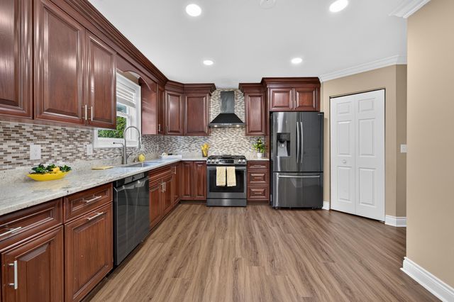 8049 Beechwood Boulevard, Dexter, MI 48130