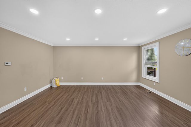 8049 Beechwood Boulevard, Dexter, MI 48130