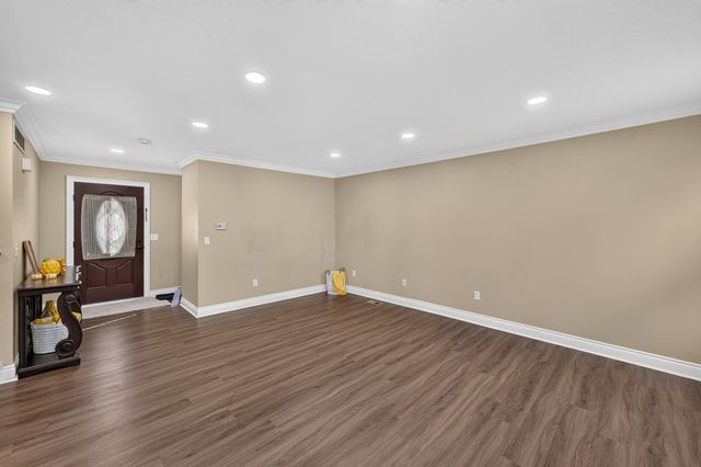 8049 Beechwood Boulevard, Dexter, MI 48130
