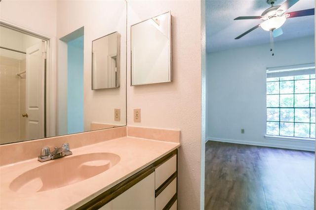 912 W 22nd ST 208, Austin, TX 78705