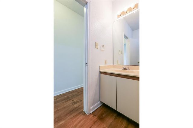 912 W 22nd ST 208, Austin, TX 78705