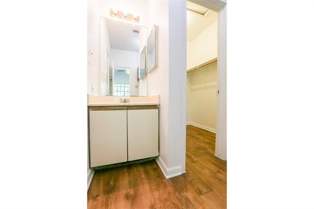 912 W 22nd ST 208, Austin, TX 78705