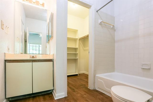 912 W 22nd ST 208, Austin, TX 78705