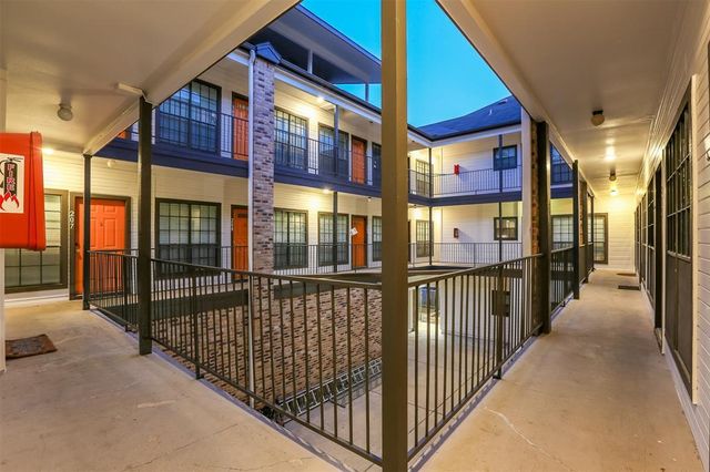 912 W 22nd ST 208, Austin, TX 78705