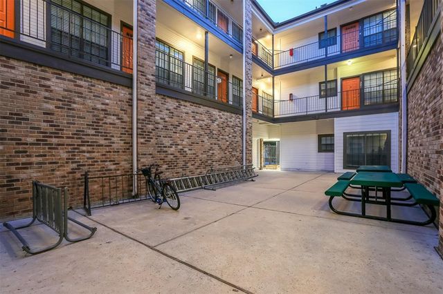 912 W 22nd ST 208, Austin, TX 78705