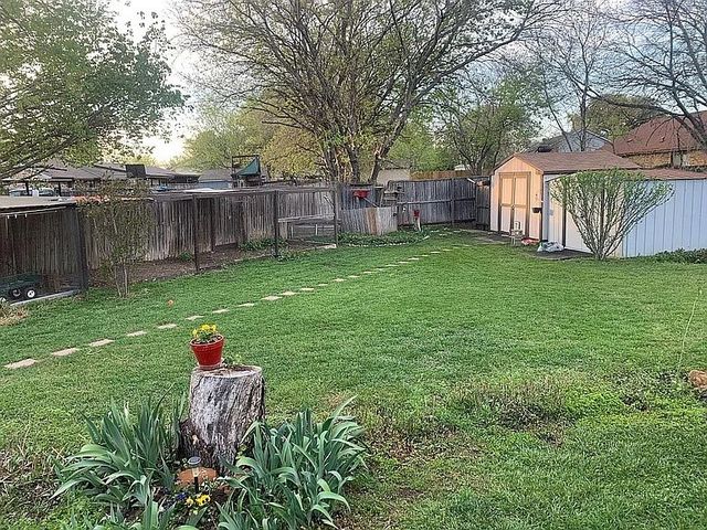 5921 Maiden Lane, Fort Worth, TX 76131