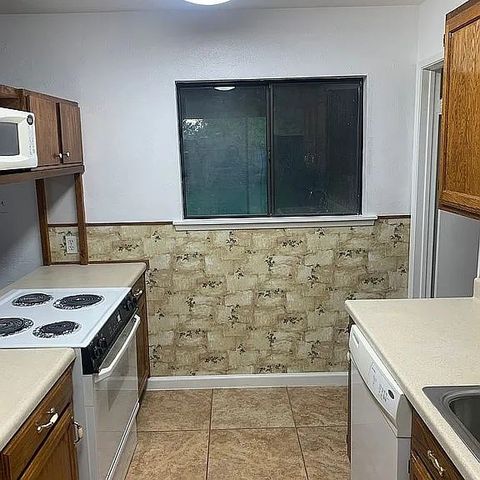 5921 Maiden Lane, Fort Worth, TX 76131