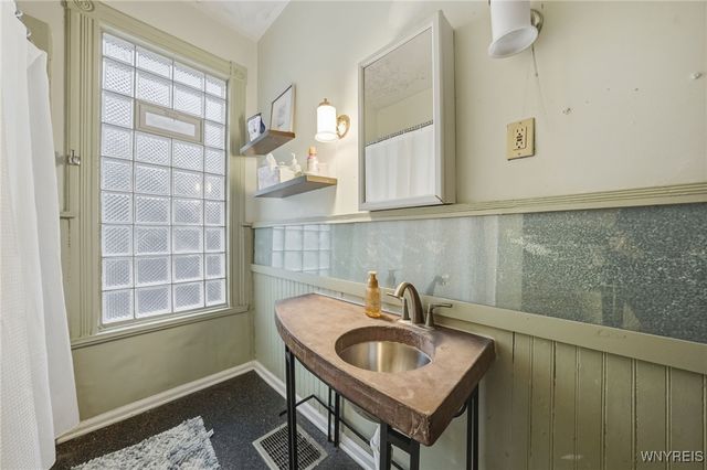 76 Anderson Place, Buffalo, NY 14222