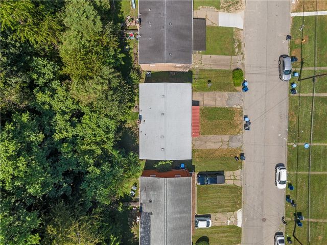 461-463 Idlewood Rd, Penn Hills, PA 15235