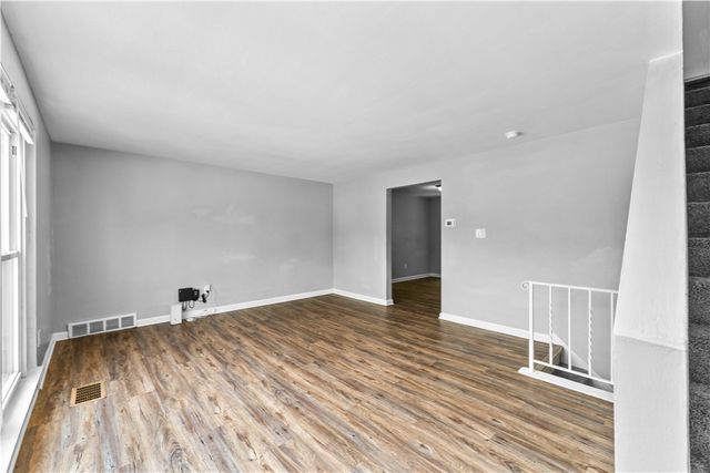 461-463 Idlewood Rd, Penn Hills, PA 15235