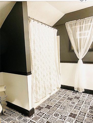 1040 E 177th Street, Cleveland, OH 44119