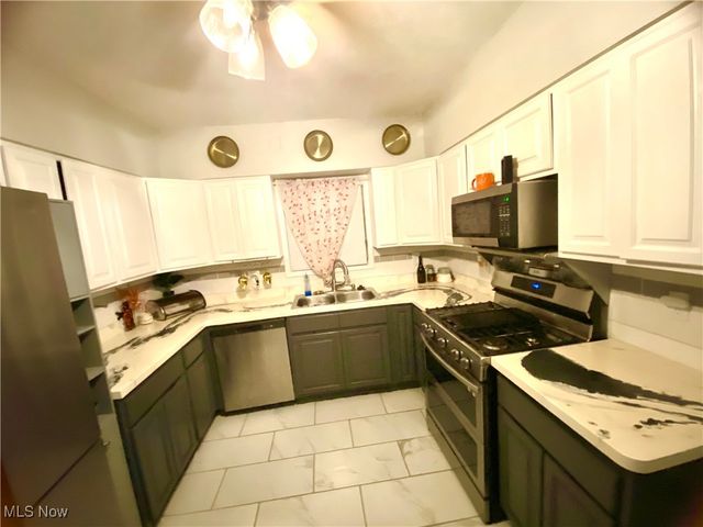 1040 E 177th Street, Cleveland, OH 44119