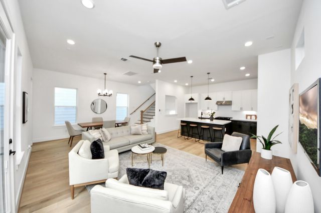 719 Marcella Street A, Houston, TX 77091