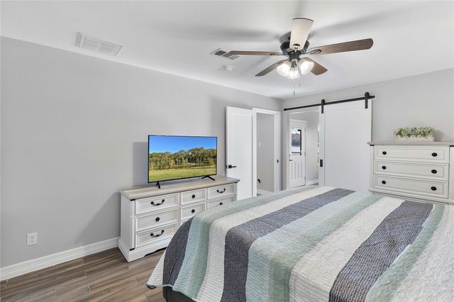 126 Magnolia Point Drive, Houston, TX 77336