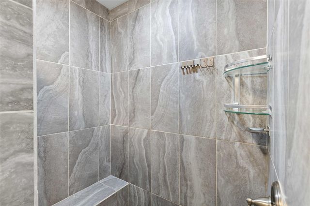 126 Magnolia Point Drive, Houston, TX 77336