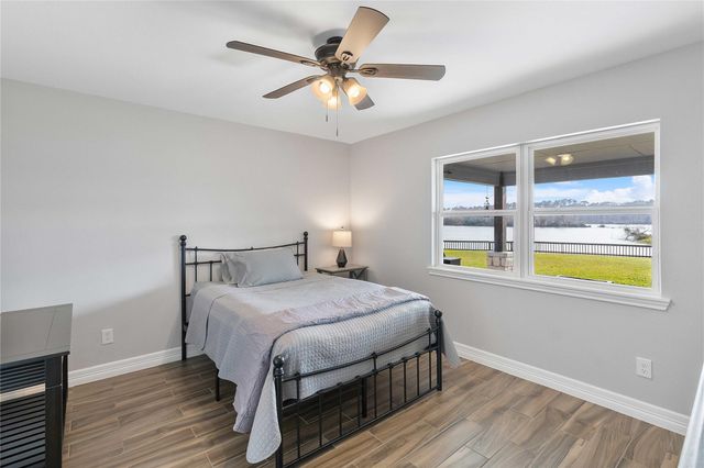 126 Magnolia Point Drive, Houston, TX 77336