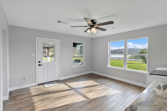 126 Magnolia Point Drive, Houston, TX 77336