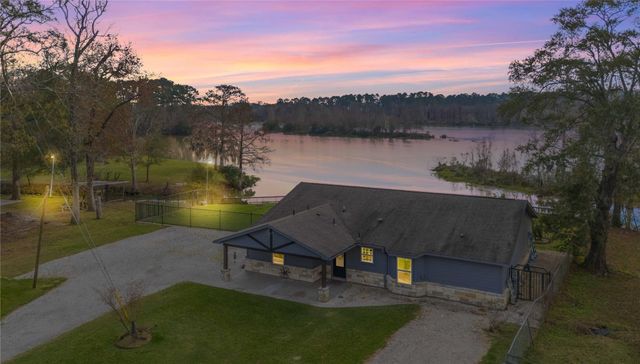 126 Magnolia Point Drive, Houston, TX 77336