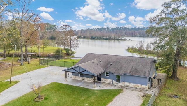 126 Magnolia Point Drive, Houston, TX 77336