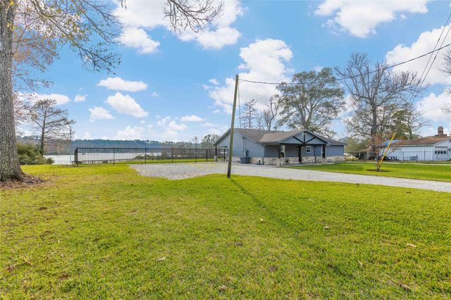 126 Magnolia Point Drive, Houston, TX 77336