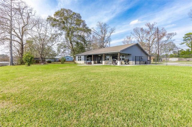 126 Magnolia Point Drive, Houston, TX 77336