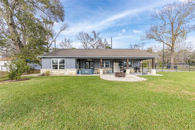 126 Magnolia Point Drive, Houston, TX 77336