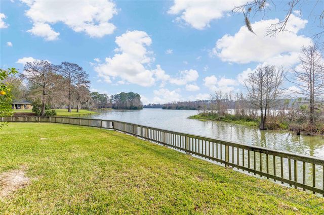 126 Magnolia Point Drive, Houston, TX 77336