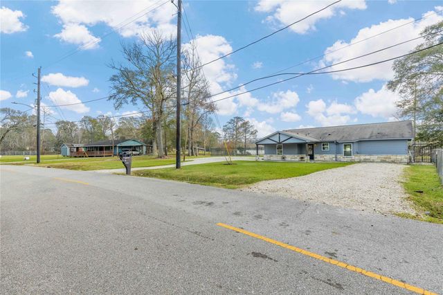 126 Magnolia Point Drive, Houston, TX 77336