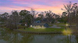 126 Magnolia Point Drive, Houston, TX 77336