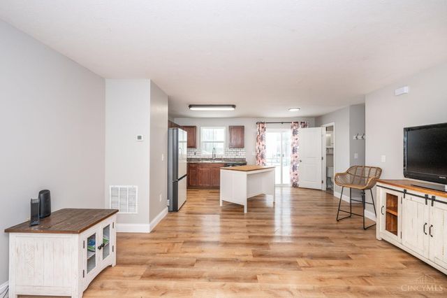 6300 Heatherwood Drive, Goshen Twp, OH 45140