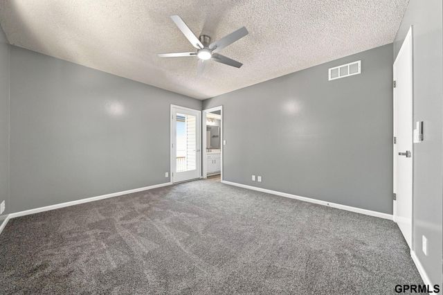 4523 S 58th Street, Lincoln, NE 68516