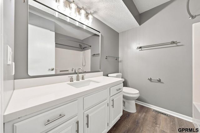 4523 S 58th Street, Lincoln, NE 68516