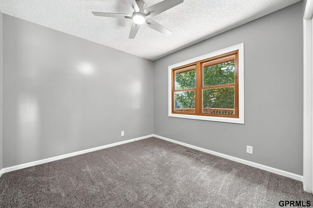 4523 S 58th Street, Lincoln, NE 68516